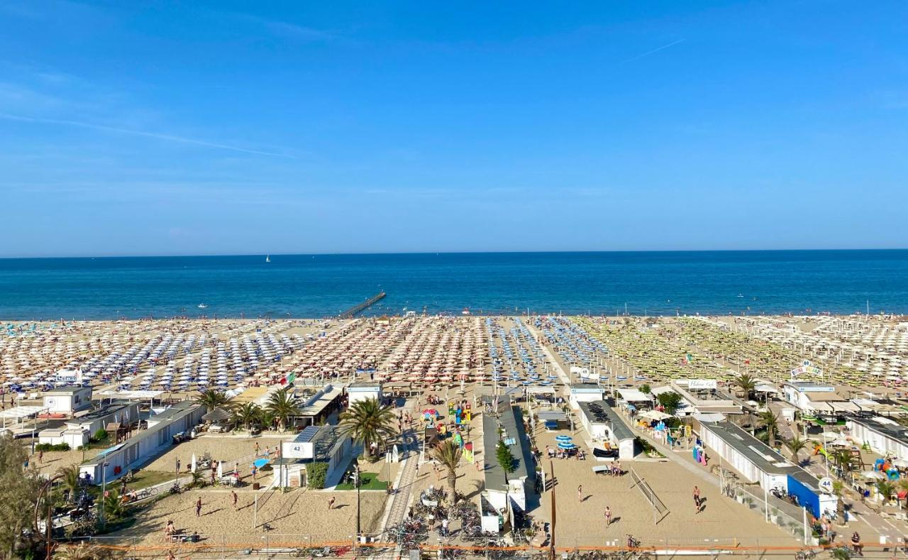 Hotel Columbia Frontemare Rimini Exterior foto