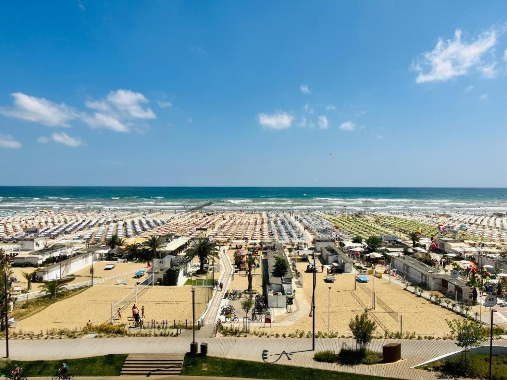 Hotel Columbia Frontemare Rimini Exterior foto